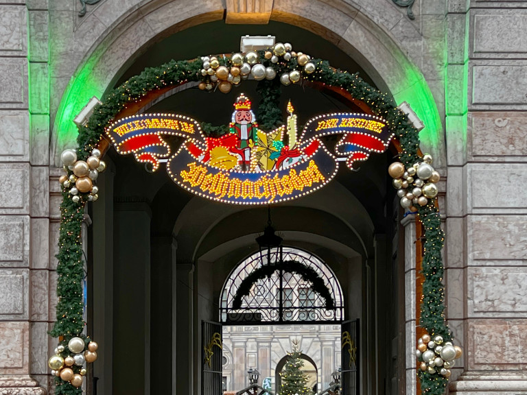 Weihnachtsdorf im Hof der Residenz München
